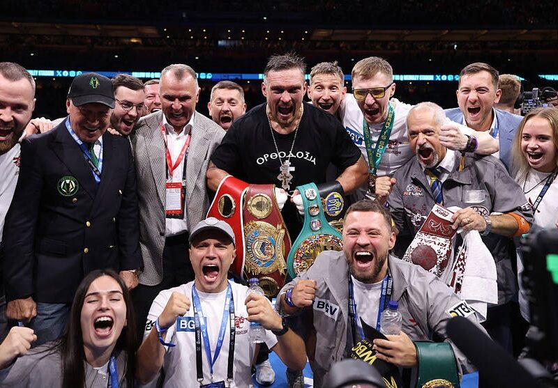 Колишній чемпіон світу провів порівняння Усика з Алі та Льюїсом