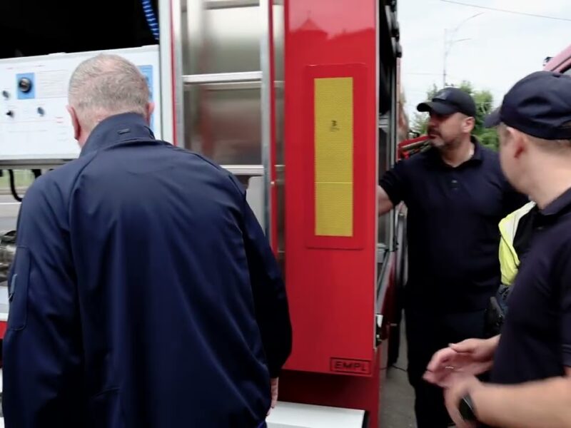 Німецьке товариство GIZ передало автоцистерну українським рятувальникам