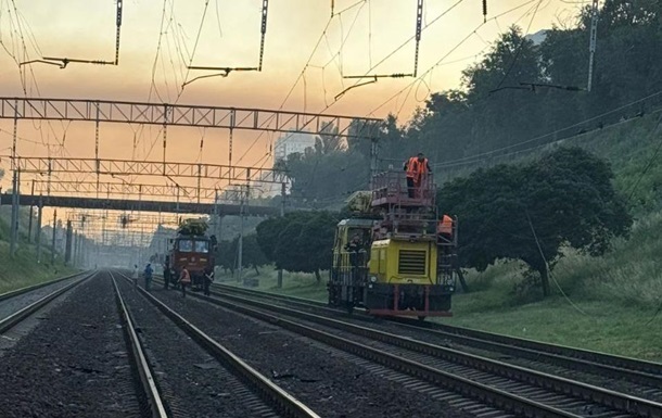 Масований обстріл Вінниччини: низка поїздів затримується
