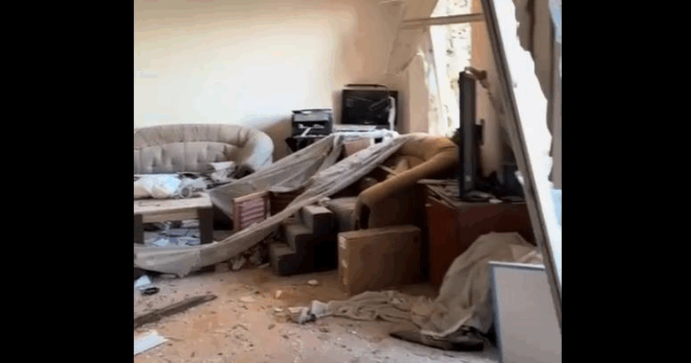 Момент прильоту по оселі у Києві потрапив на відео