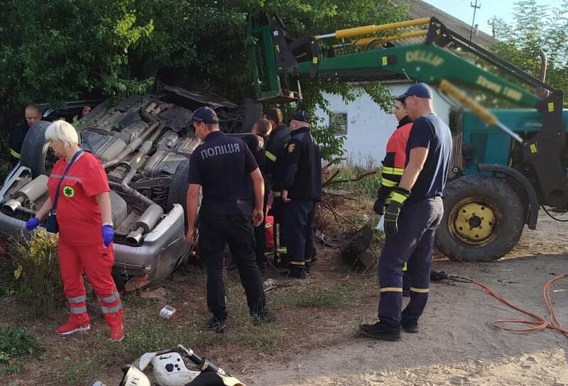 На Одещині п’яний водій врізався в дерево: є загиблий і потерпілі