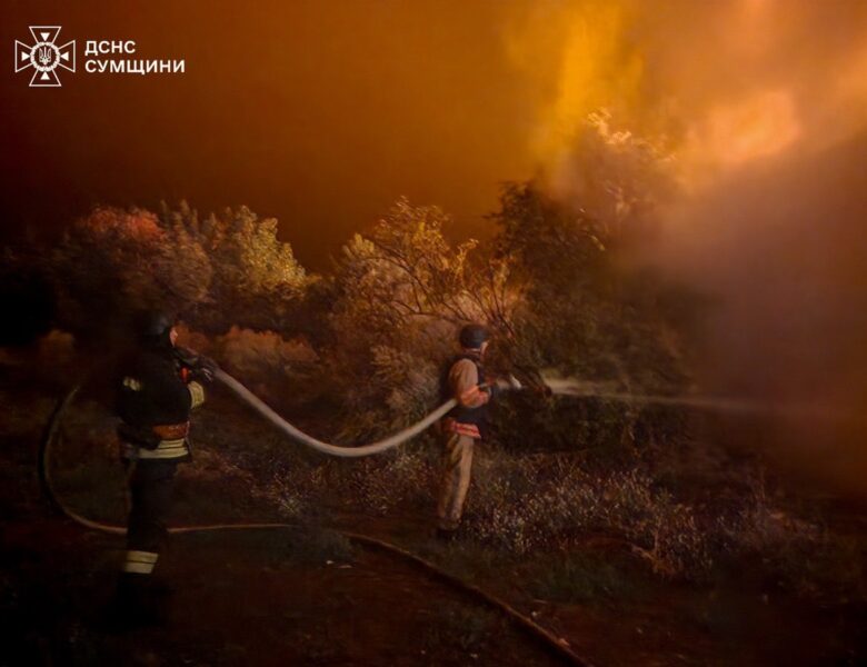На Сумщині через обстріли виникли пожежі