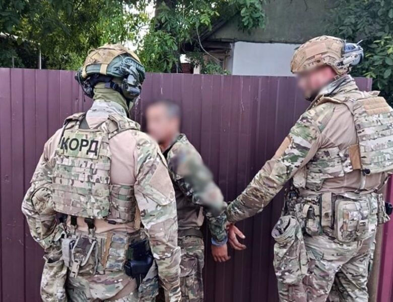 На Житомирщині чоловік погрожував поліцейським гранатою