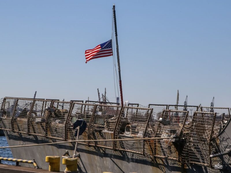 Нагорода за “голову” Мадуро: Трамп відправив до Венесуели військові кораблі