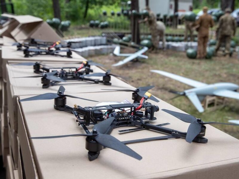 Названо обсяг постачань FPV-дронів для ЗСУ