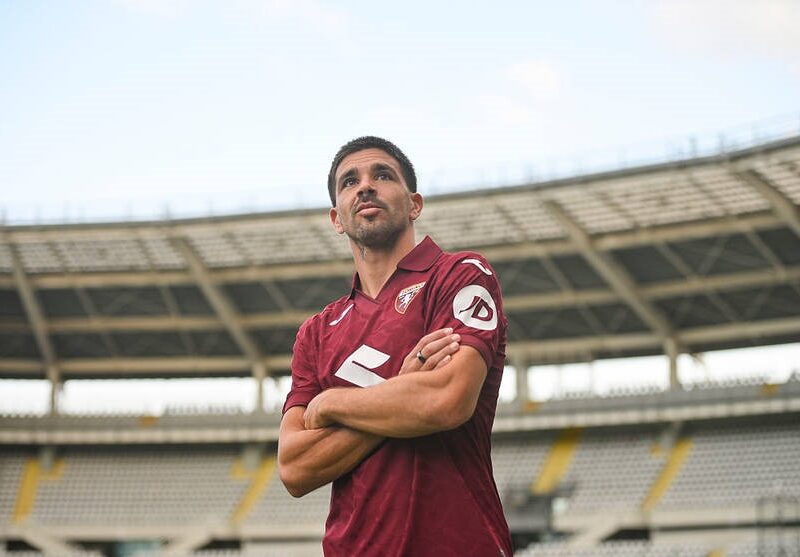 Не надто результативна гра форварда Сімеоне змусила Наполі здати в оренду