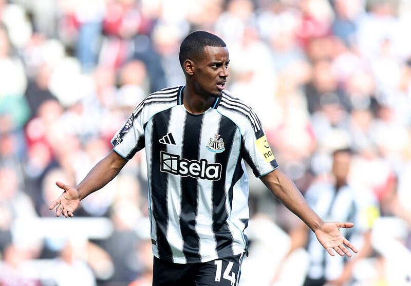 Ньюкасл вирішив відмовити Ісаку в трансферах