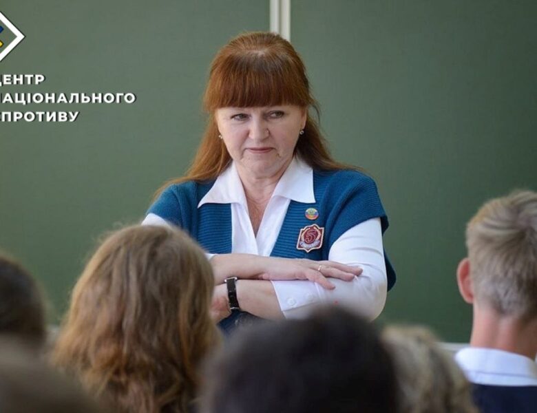 Окупанти вчать освітян “виявляти злочинців” серед дітей – ЦНС