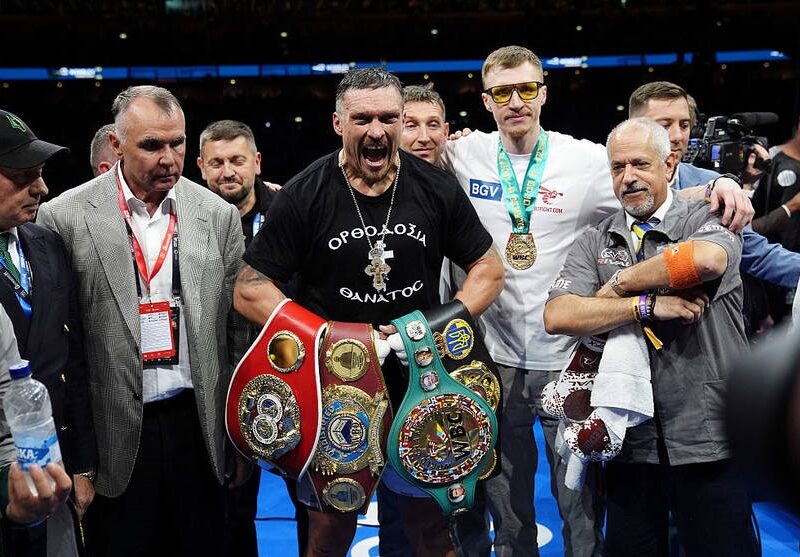 Олександр Усик продовжує верховодити в рейтингу P4P від The Ring