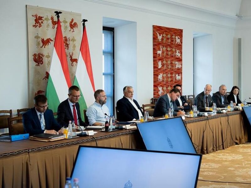 Орбан відреагував на удар Росії по Мукачеву