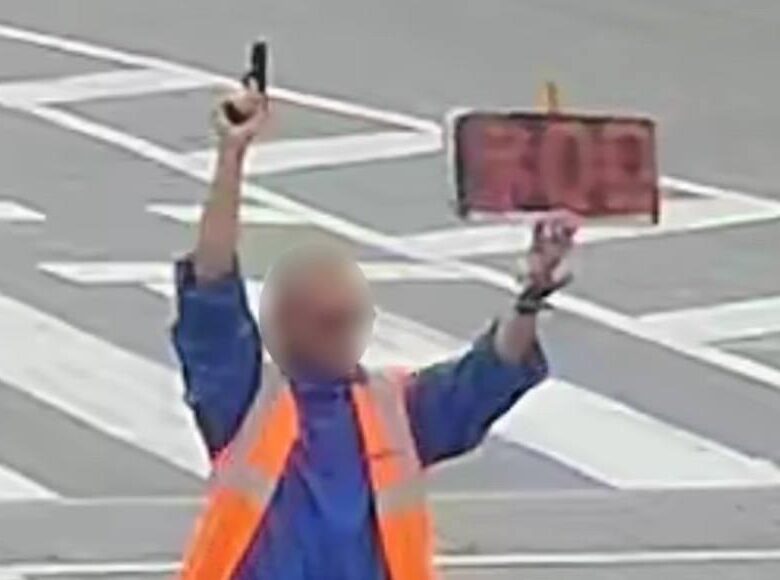 Озброєний вінничанин оголошував хвилину мовчання