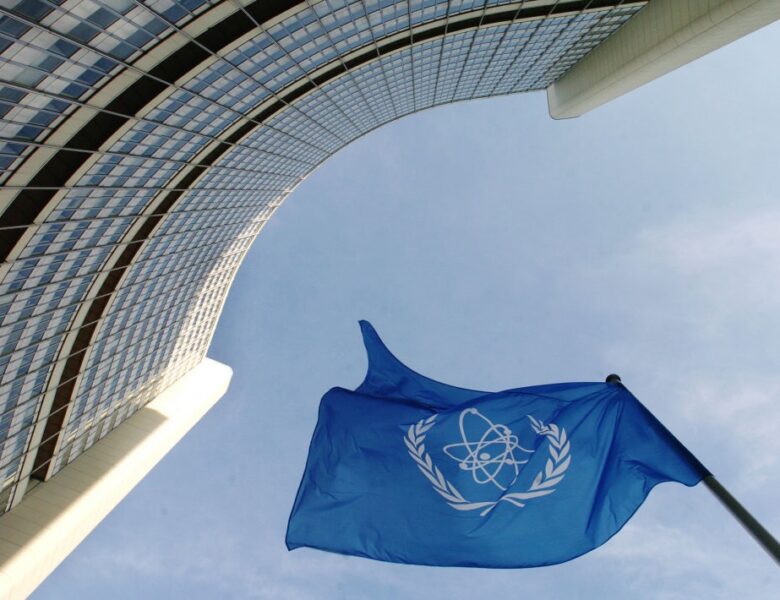 Перша група інспекторів МАГАТЕ повернулась до Ірану