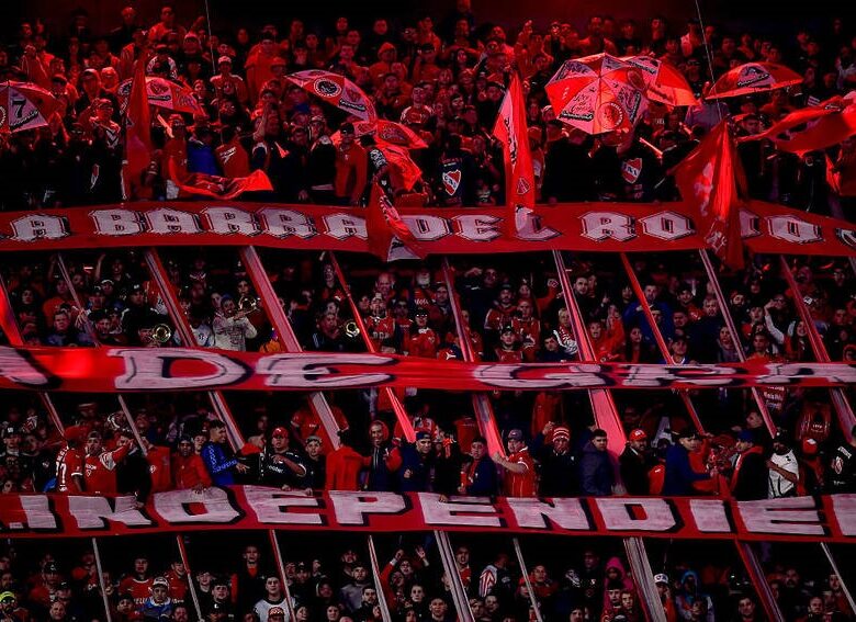 Під час матчу Копа Судамерикана фанати безчинствували до ножових поранень