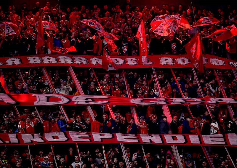 Під час матчу Копа Судамерикана фанати безчинствували до ножових поранень