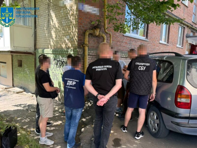 Підполковника поліції затримали на хабарі на Хмельниччині