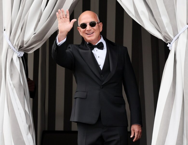 Померла мати Джеффа Безоса