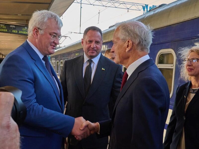 Прем’єр-міністр Норвегії прибув у Київ