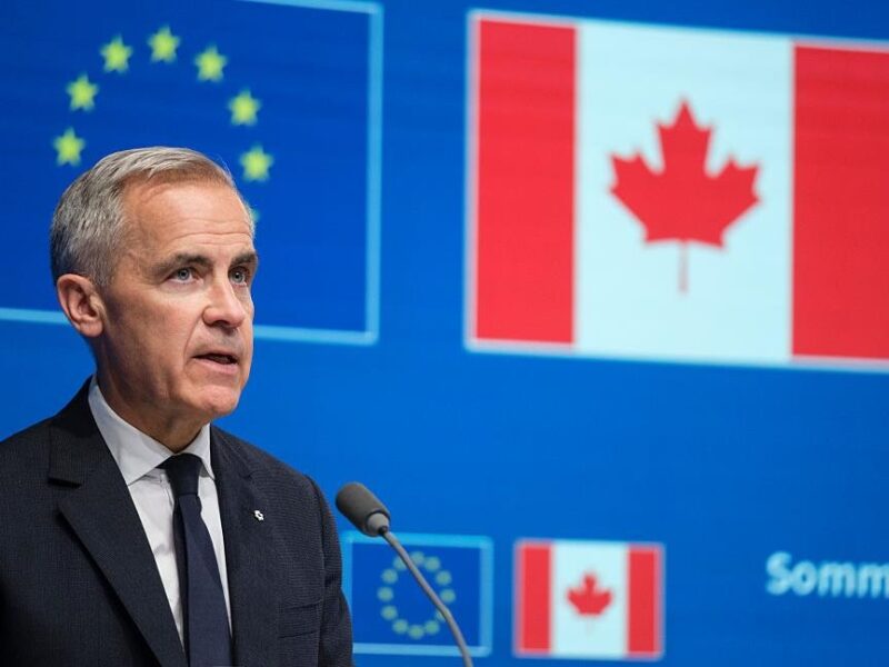 Прем’єр Канади здійснить турне країнами Європи