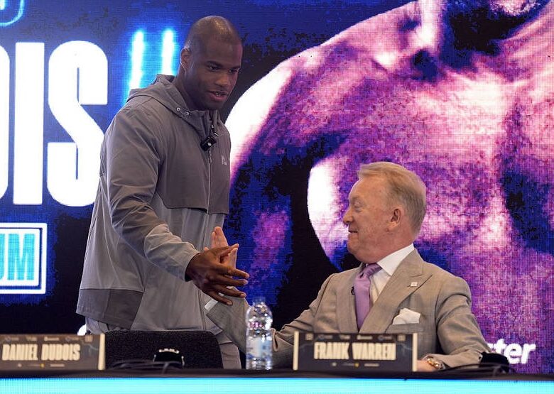 Промоутер Дюбуа в яскравих фарбах змалював наступний бій Дюбуа