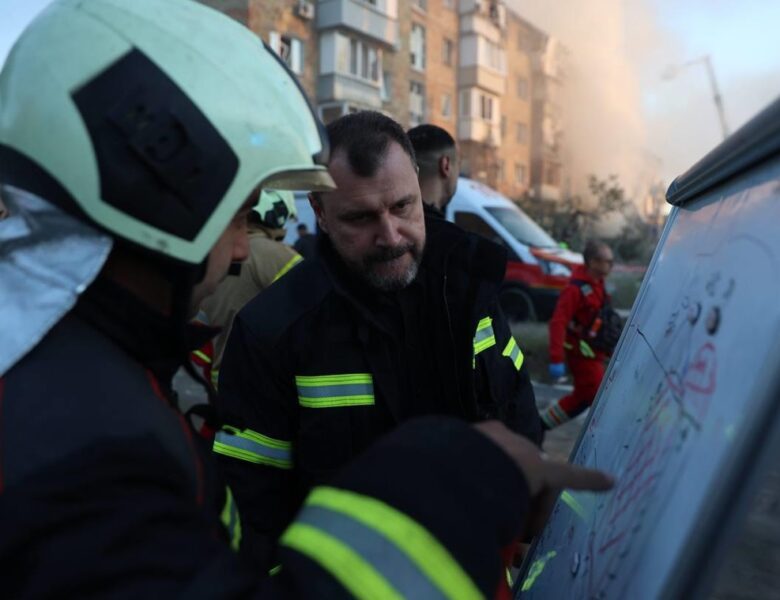 Ракетний удар по Києву: змінено рух транспорту та перекриті вулиці