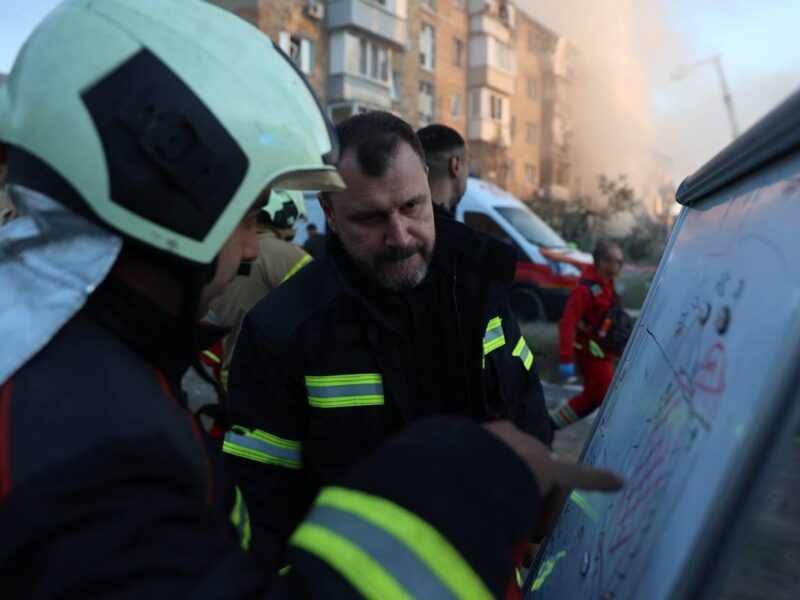 Ракетний удар по Києву: змінено рух транспорту та перекриті вулиці