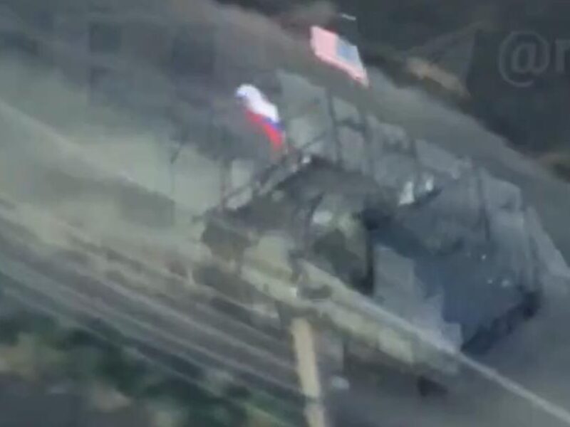 Росіяни показали “трофейний” БТР з прапором США