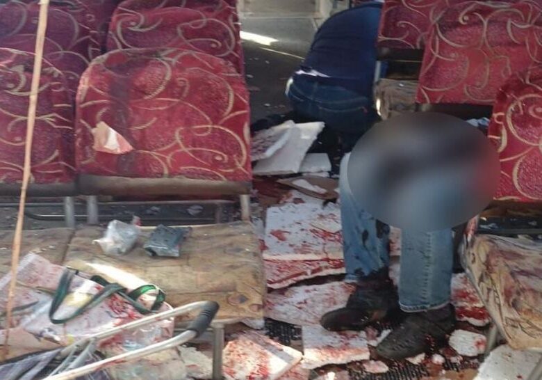 Росіяни повторно вдарили по автобусу у Херсоні, постраждали поліцейські