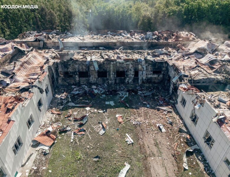 Росіяни вдарили по університету в Сумах