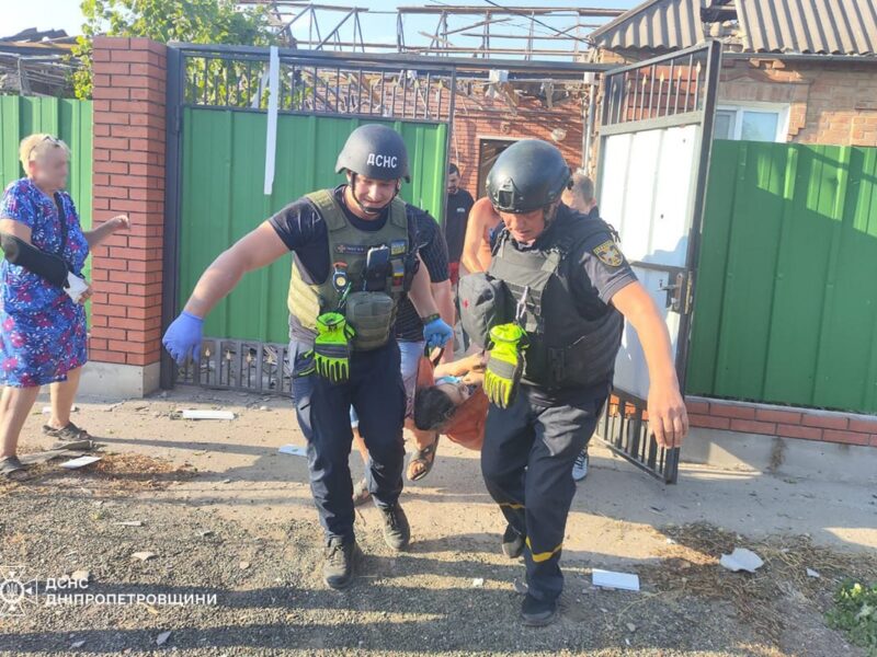Росіяни вдарили з артилерії по Дніпропетровщині, є постраждалі