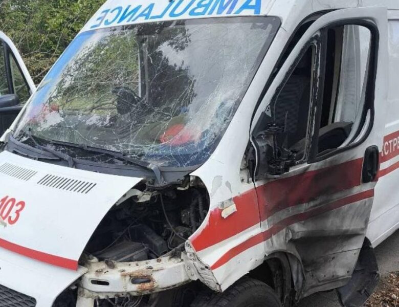 Російський дрон влучив у “швидку” на Харківщині