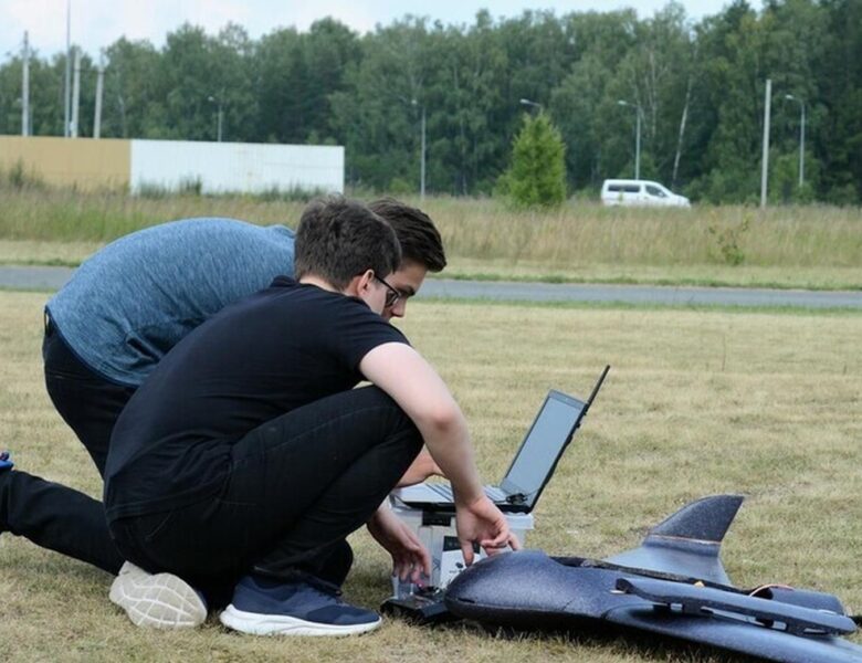 Розвідка Британії: РФ готує дітей до війни дронів