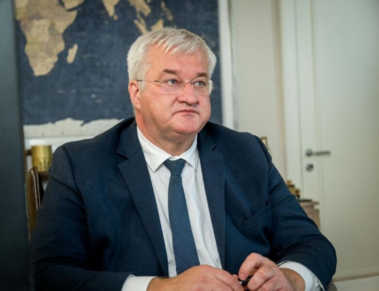 Сибіга порадив Угорщині скаржитися щодо нафти “своїм друзям у Москві”