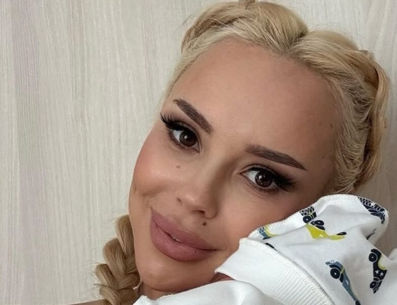 СолоХа втретє стала мамою