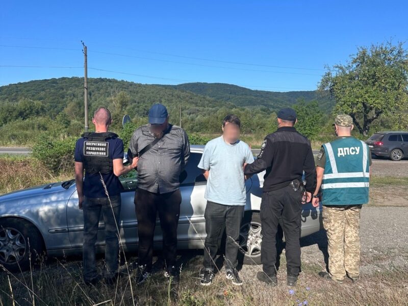 Священник УПЦ планував провезти ухилянта під рясою