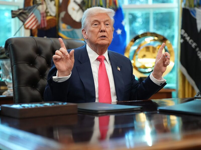 Трамп планує заборонити голосування поштою в США