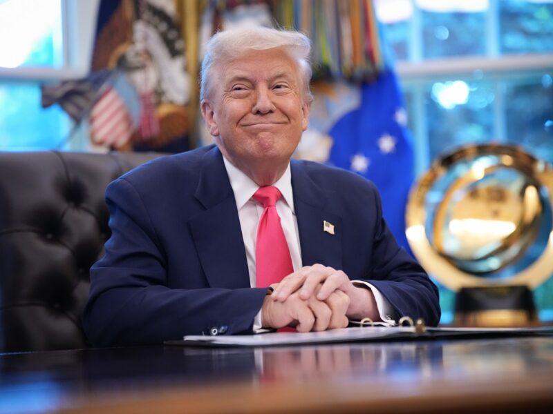 Трамп почав готовати зустріч Зеленського і Путіна