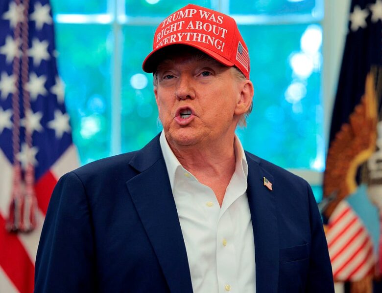 Трамп пообіцяв “важливе рішення” через два тижні