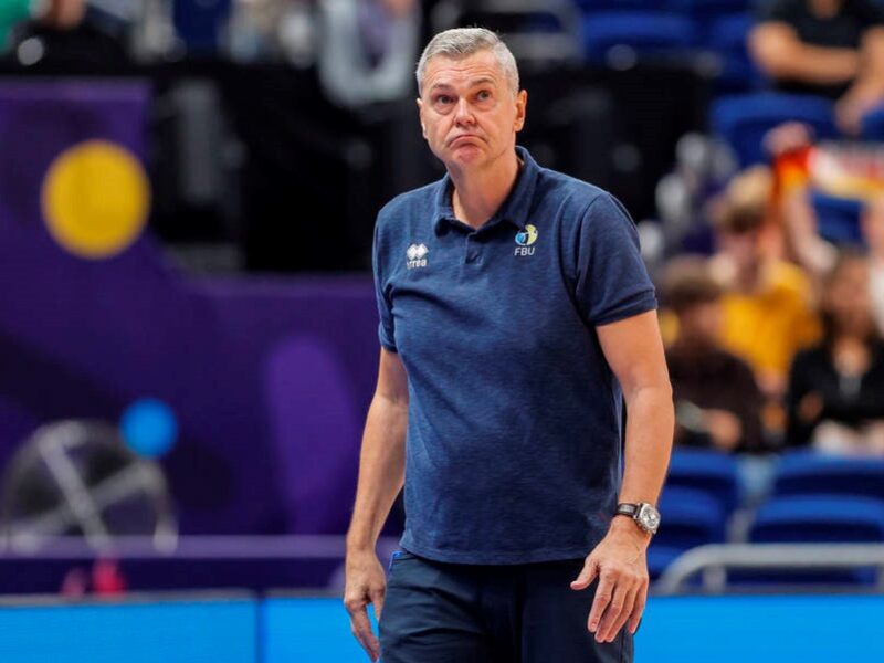 Тренер збірної України з баскетболу кипить душею до краю за неявку гравців