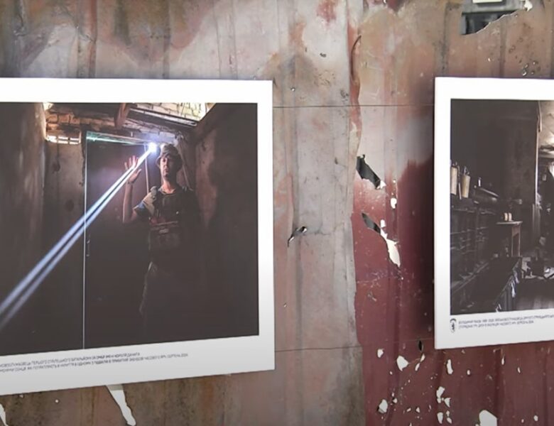 У Києві діє виставка про рік оборони Часового Яру