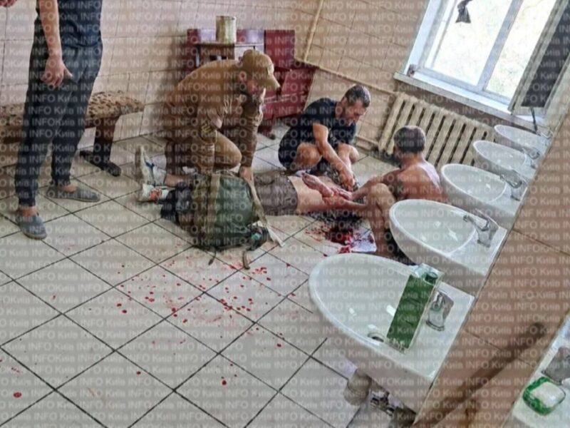 У Києві мобілізований порізав собі руки та шию на збірному пункті