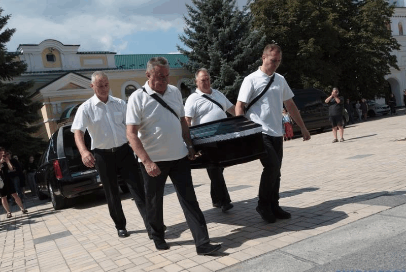 У Києві попрощалися із закатованою у полоні РФ українською журналісткою