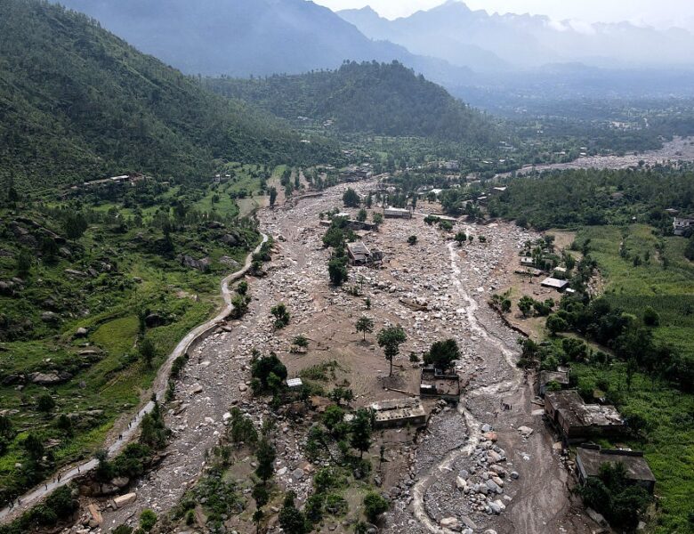 У Пакистані кількість жертв повені перевищила 350