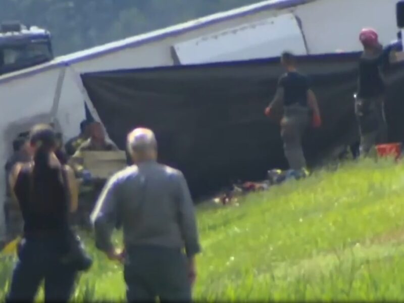 У США перекинувся туристичний автобус: є жертви