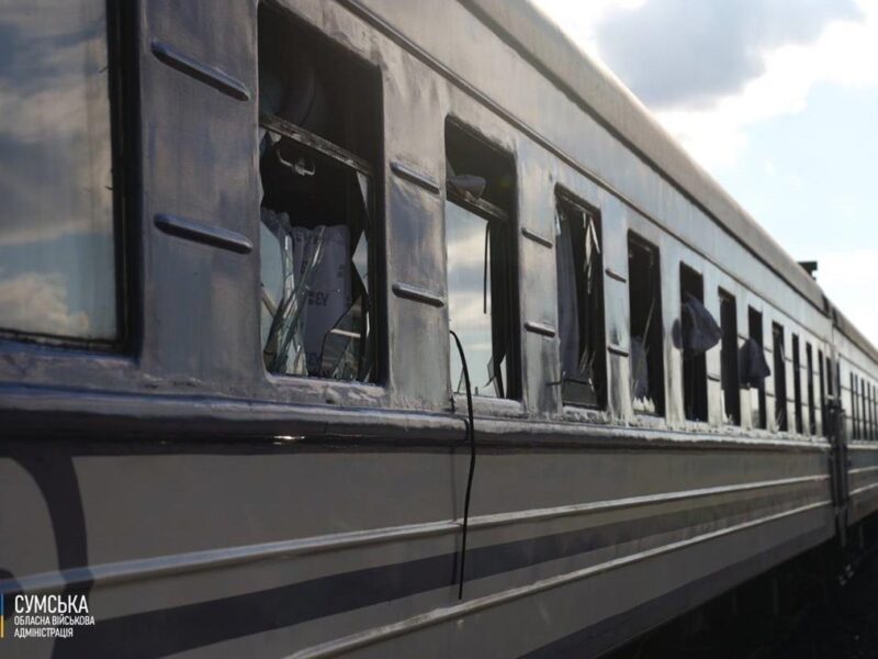 У Сумах “приліт” по вокзалу, пошкоджено поїзд