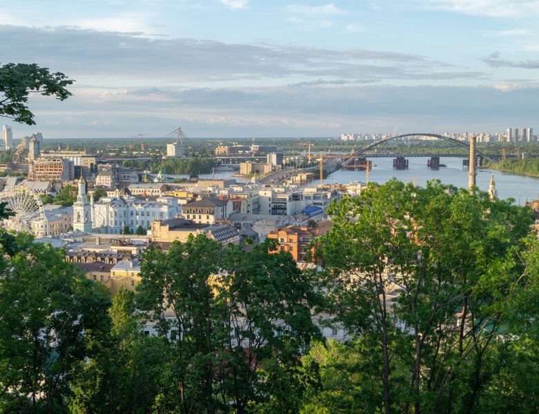 У центрі Києва лунали постріли: влада пояснила, що сталося