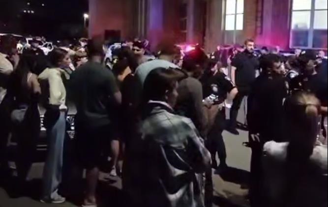 У Вінниці натовп намагався силою звільнити мобілізованих