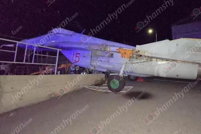 У Вірменії російський винищувач врізався у стовп