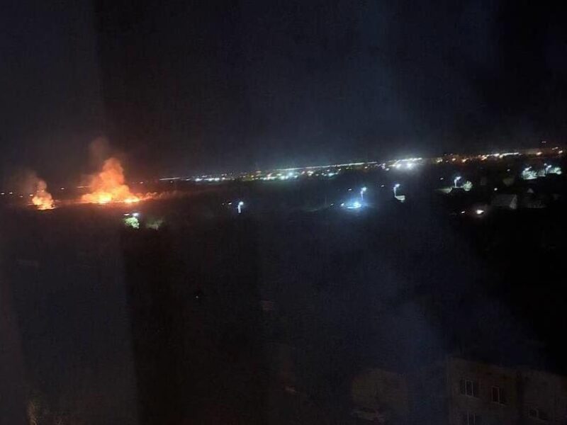 У Волгограді палає НПЗ