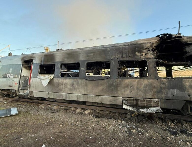 Укрзалізниця показала поїзд Інтерсіті після атаки