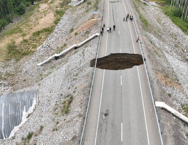 Величезний провал ґрунту відрізав Якутію від решти Росії